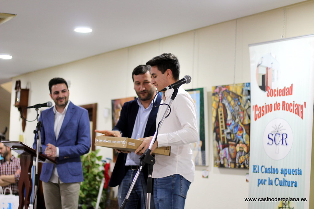 Entrega de premios a mejores expedientes y presentacion de Microrrelatos