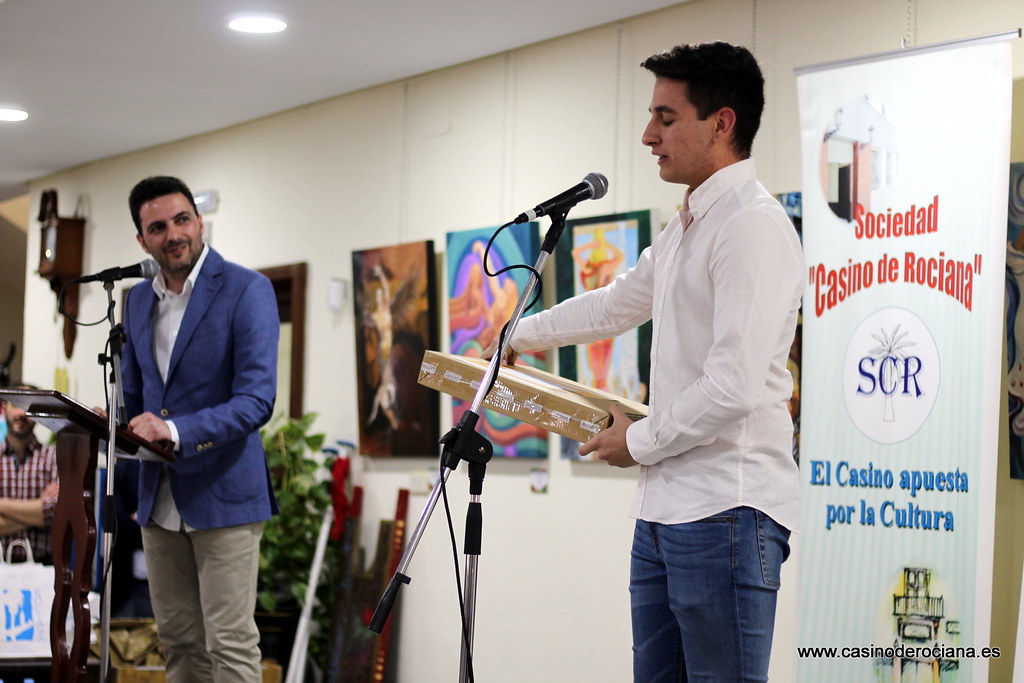 Entrega de premios a mejores expedientes y presentacion de Microrrelatos